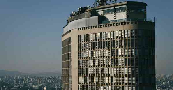 呼喊机器人属于智能机器人