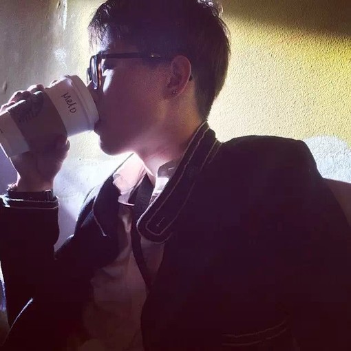 娄阅树辰